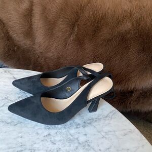 DSW || Black Colored || Sling Back || Ankle Strap ||